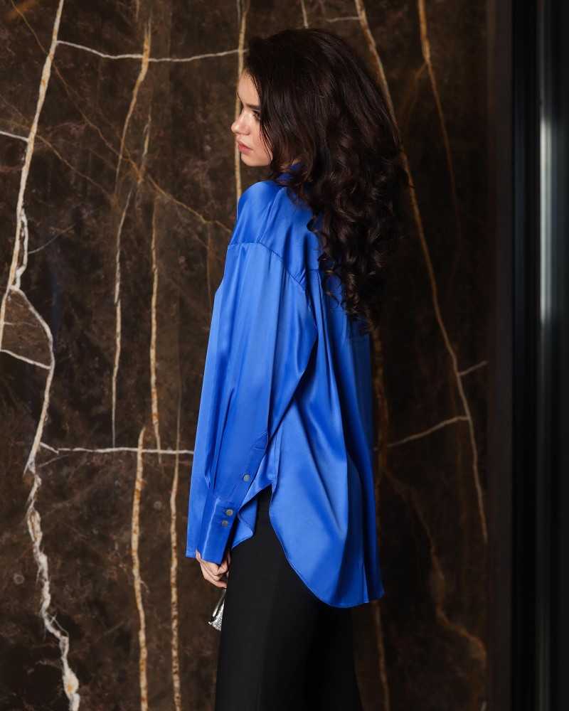 Сорочка сатинова оверсайз з широкими манжетами від FASHIONISTA яскраво-синій