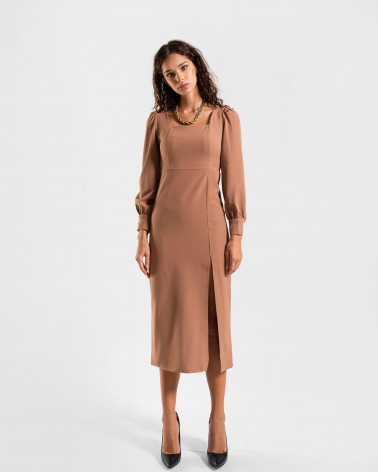 Сукня класична з прямокутним вирізом та розрізом від FASHIONISTA коричневий