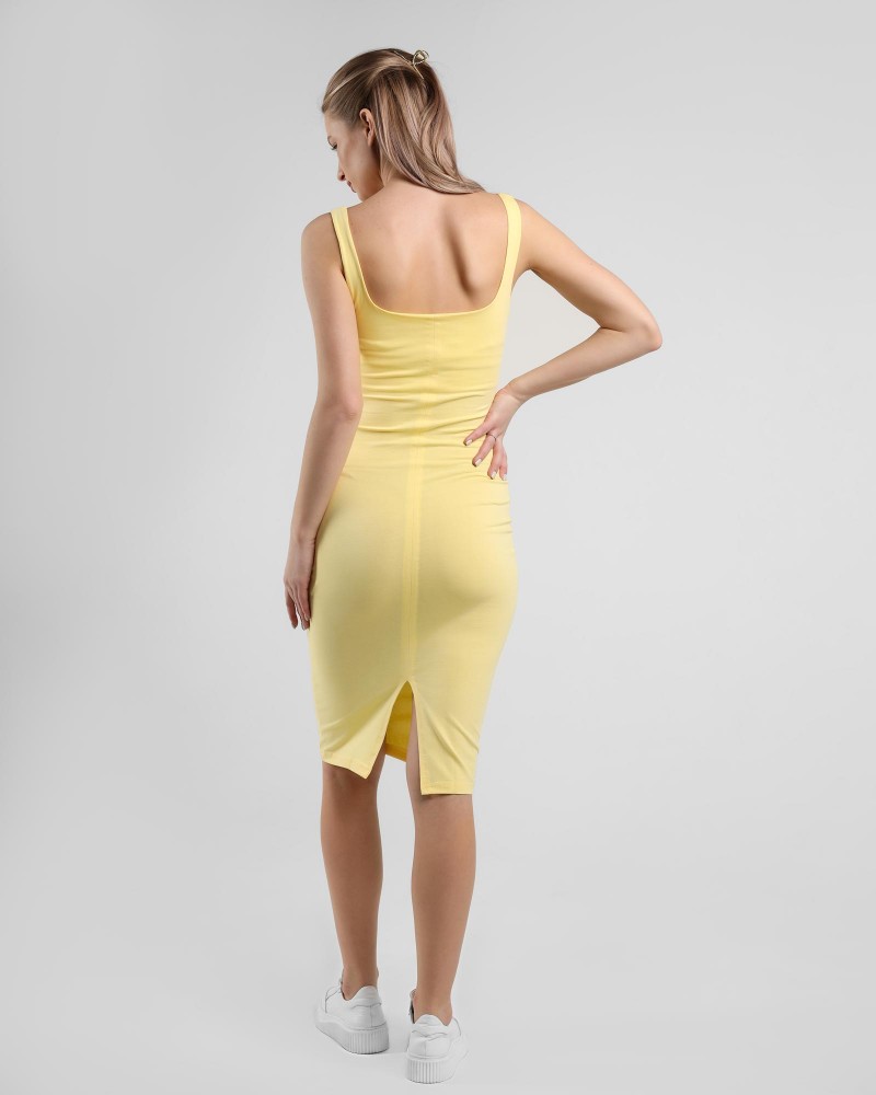 Сукня силуетна з прямокутним вирізом та розрізом ззаду від FASHIONISTA жовтий