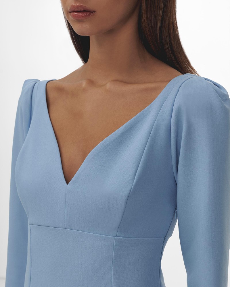 Сукня Elegance з V-вирізом та виточками від FASHIONISTA блакитний