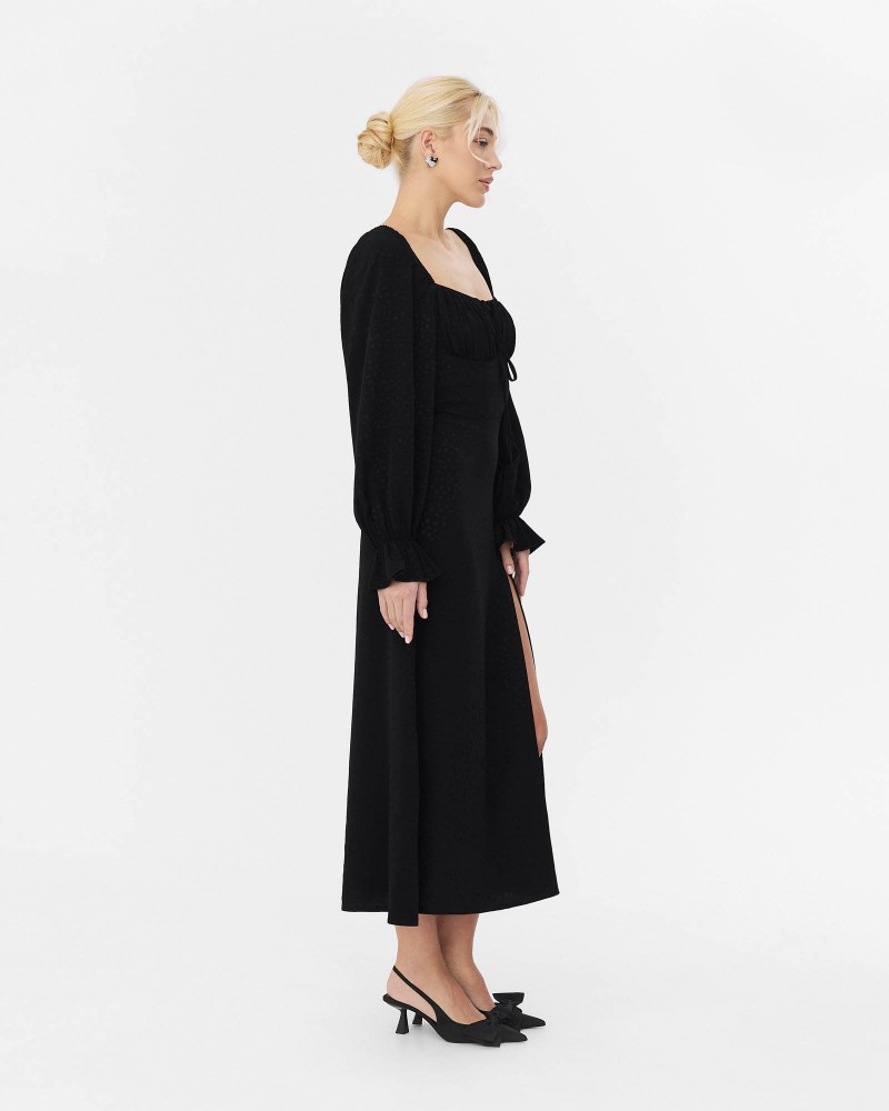 Сукня з однотонною вишивкою та розрізом від FASHIONISTA чорний