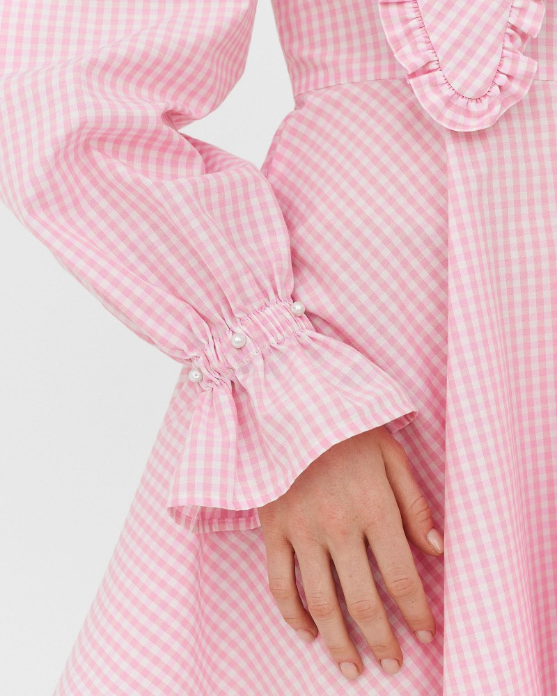 Сукня White Cell з декоративним коміром та об'ємними рукавами від FASHIONISTA рожевий