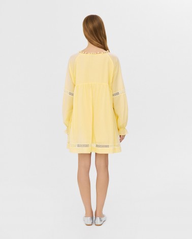 Сукня вільного крою з V-вирізом та мережками від FASHIONISTA світло-жовтий