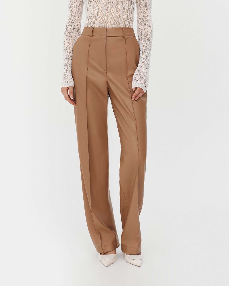 Пісочні штани зі штучної шкіри з декоративними швами FASHIONISTA