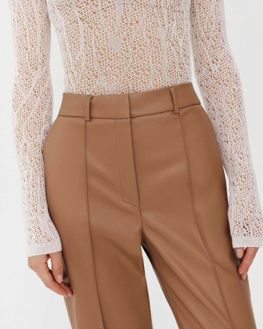 Пісочні штани зі штучної шкіри з декоративними швами FASHIONISTA