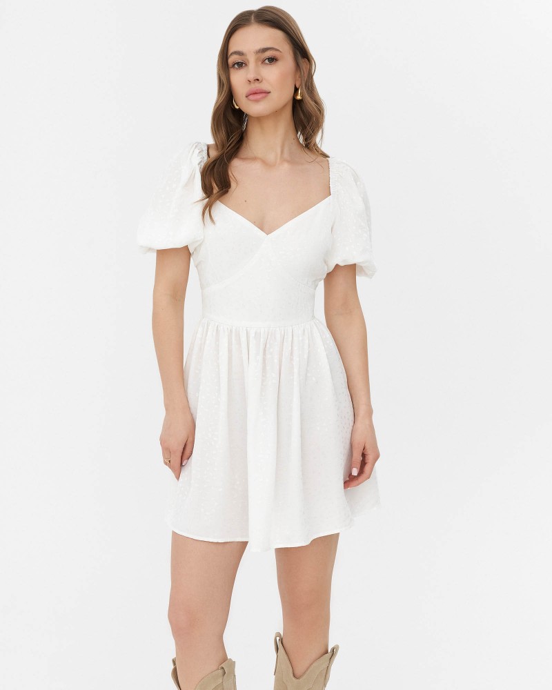 Сукня з об'ємними рукавами від FASHIONSTA молочний