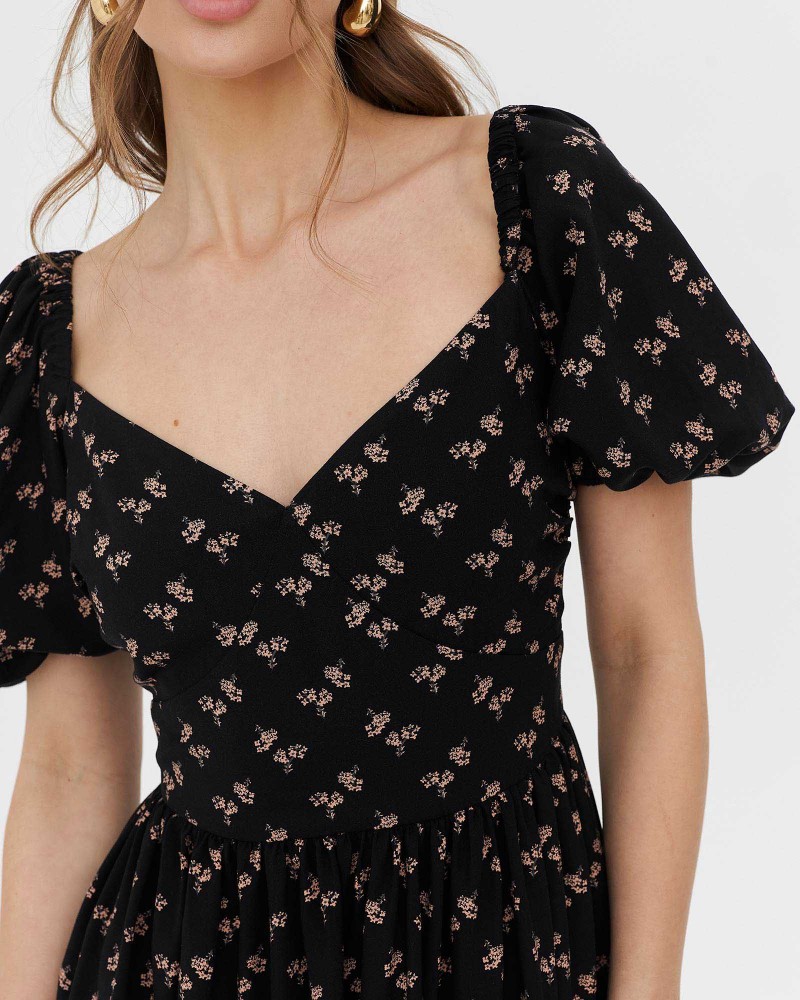 Сукня з об'ємними рукавами від FASHIONSTA чорний