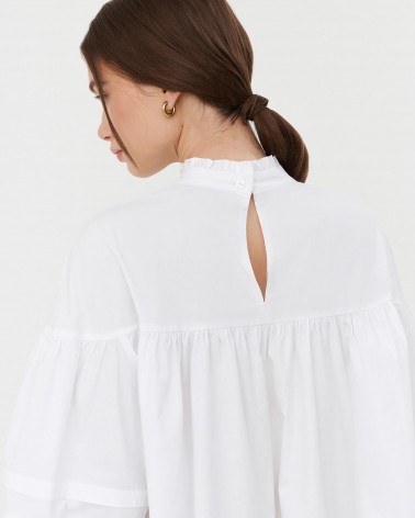 Сукня з коміром-стійкою від FASHIONSTA білий