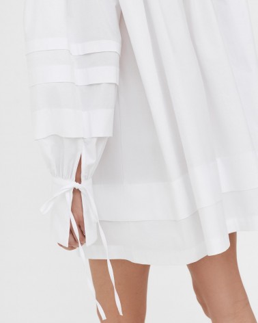 Сукня з коміром-стійкою від FASHIONSTA білий