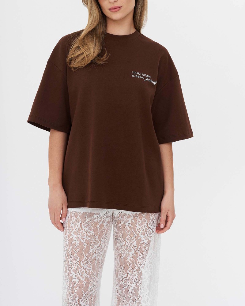 Футболка з написом від FASHIONISTA коричневий