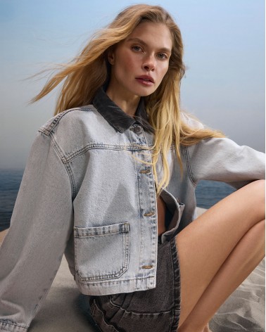 Куртка джинсова з контрастним коміром (KS) від FASHIONISTA блакитний