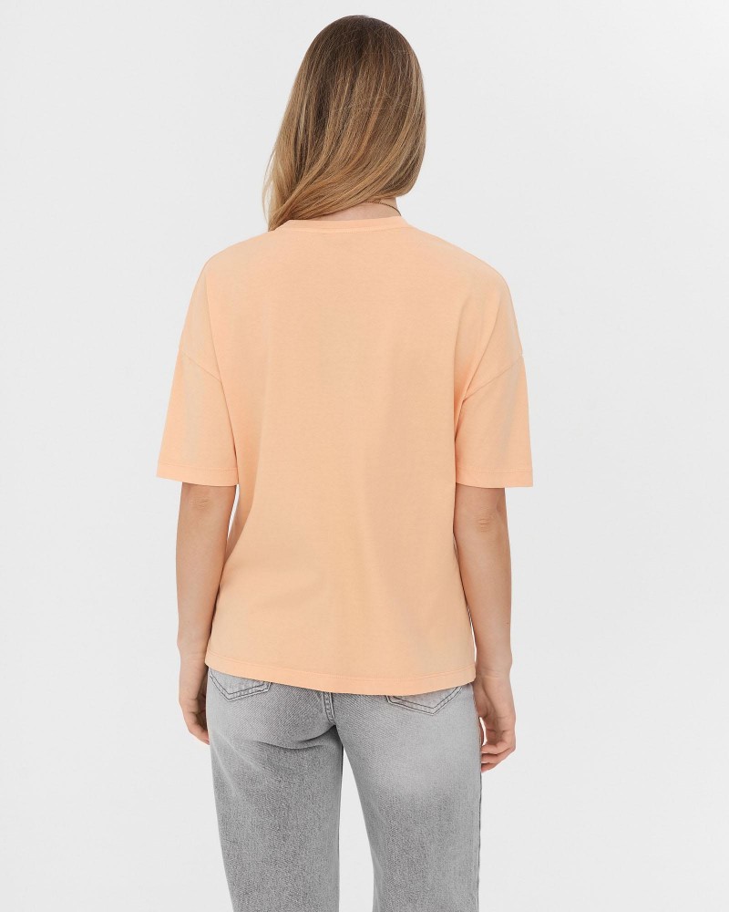 Футболка базова від FASHIONISTA персиковий