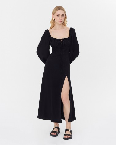 Сукня з однотонною вишивкою та розрізом від FASHIONISTA чорний