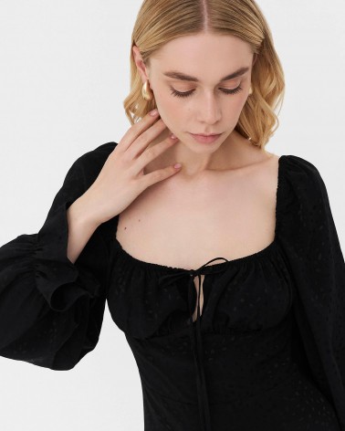 Сукня з однотонною вишивкою та розрізом від FASHIONISTA чорний