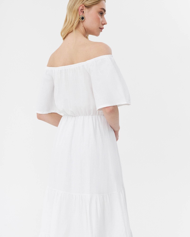 Сукня муслінова з рюшами від FASHIONISTA білий