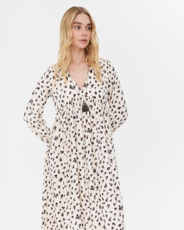 Сукня з абстрактним принтом та V-вирізом від FASHIONISTA молочний