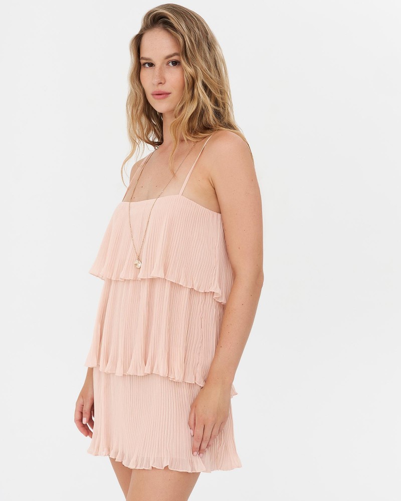 Сукня з плісированими рюшами від FASHIONISTA пудровий