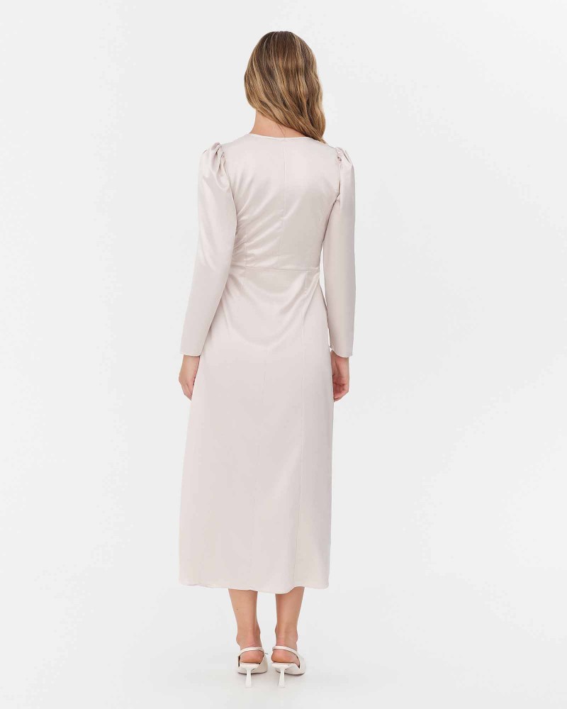 Сукня сатинова з об'ємними рукавами та розрізом від FASHIONISTA бежевий