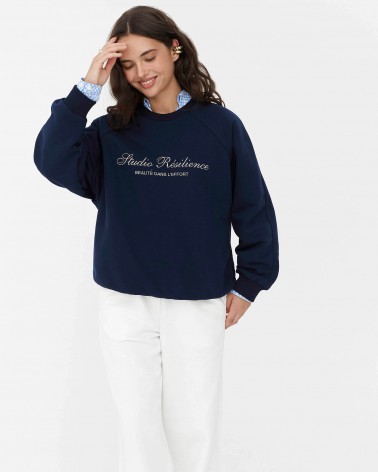 Темно-синій світшот з написом FASHIONISTA