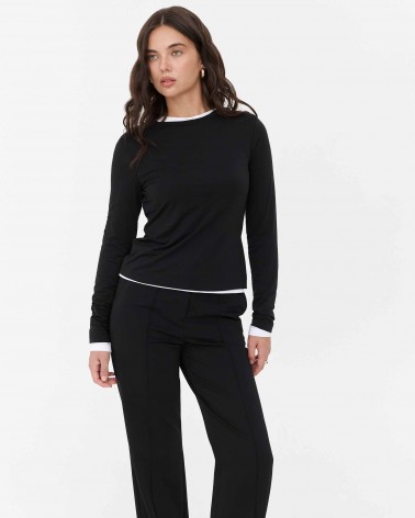 Чорний базовий лонгслів FASHIONISTA