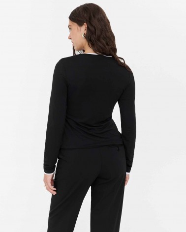 Чорний базовий лонгслів FASHIONISTA