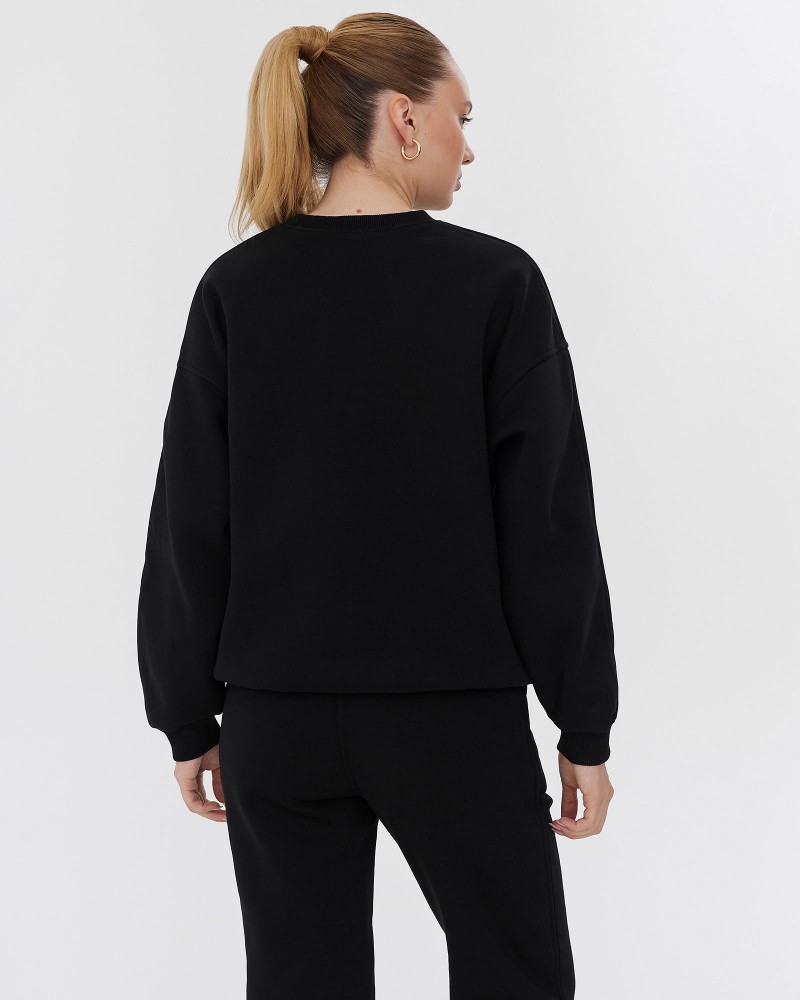 Чорний базовий світшот на флісі з принтом FASHIONISTA Чорний базовий світшот на флісі з принтом FASHIONISTA