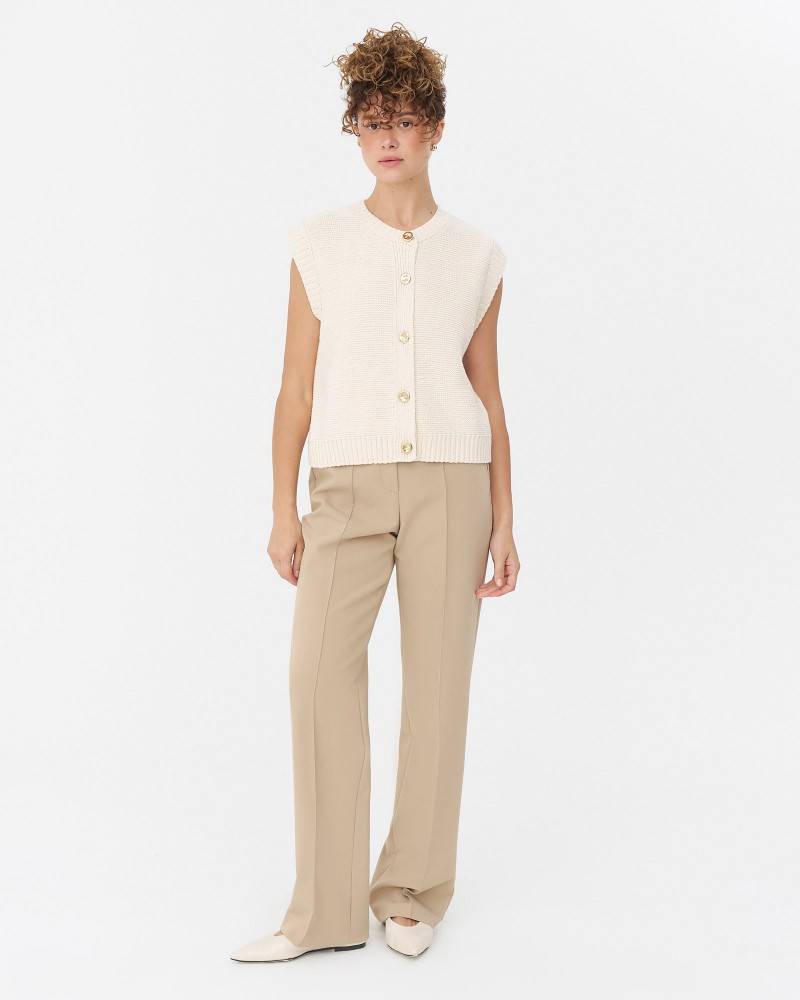 Світло-бежевий жилет з золотистою фурнітурою FASHIONISTA