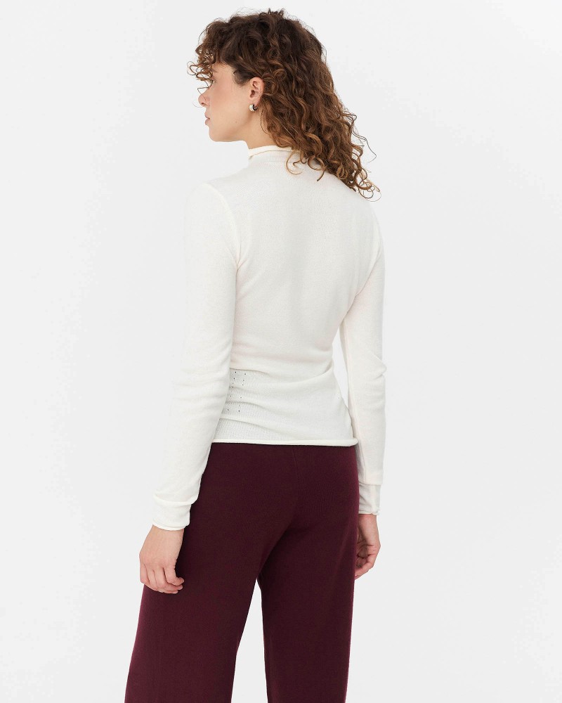 Молочний гольф з коміром стійкою FASHIONISTA