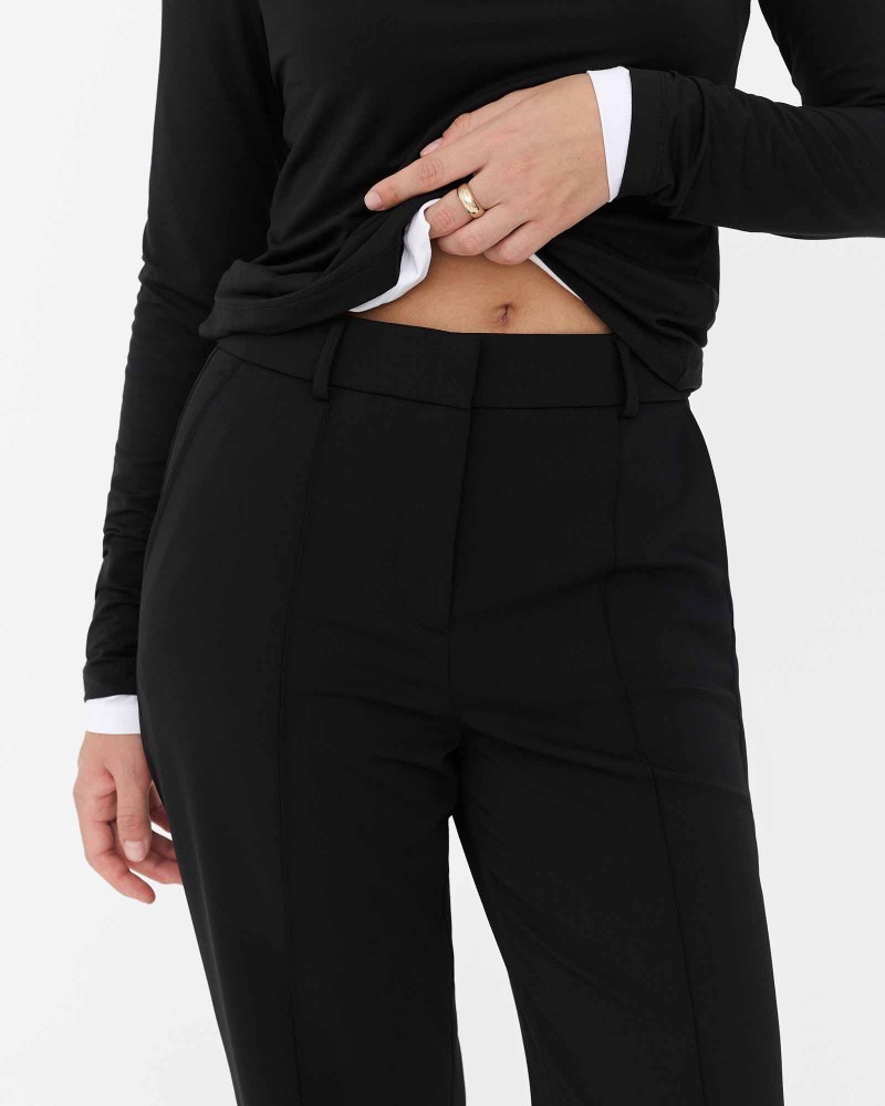 Чорні штани прямого крою з декоративними швами FASHIONISTA