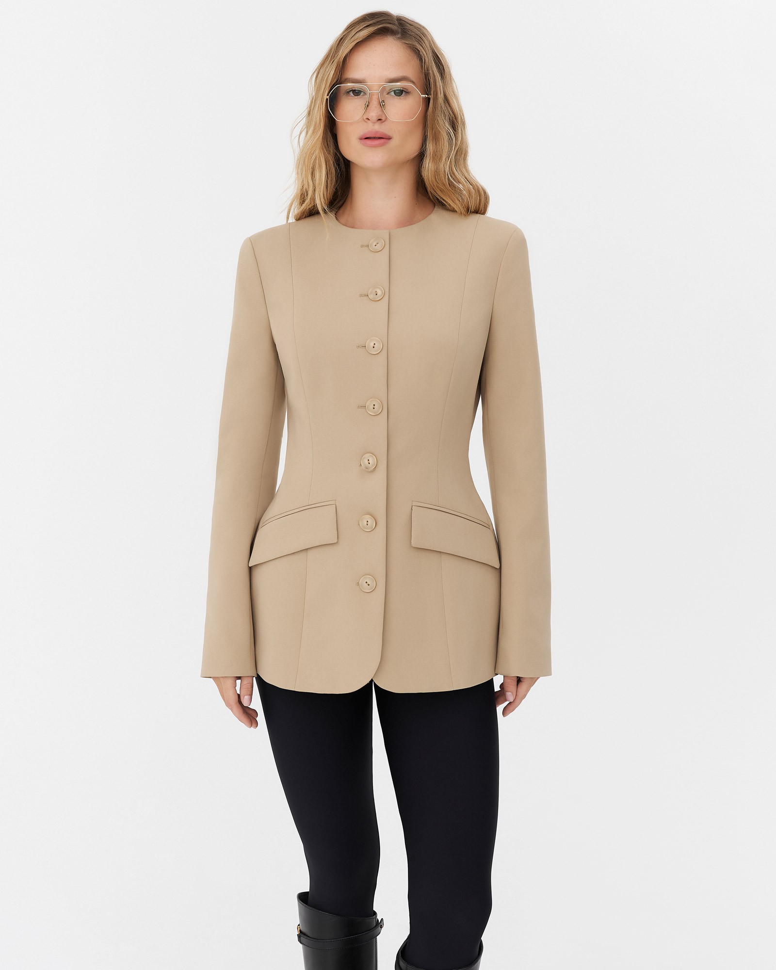 Бежевий жакет приталеного крою FASHIONISTA