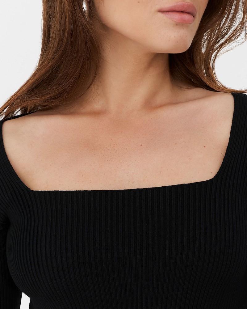 Джемпер з прямокутним вирізом від FASHIONISTA чорний