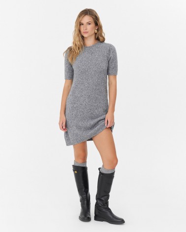 Сіра трикотажна мінісукня з короткими рукавами
FASHIONISTA
