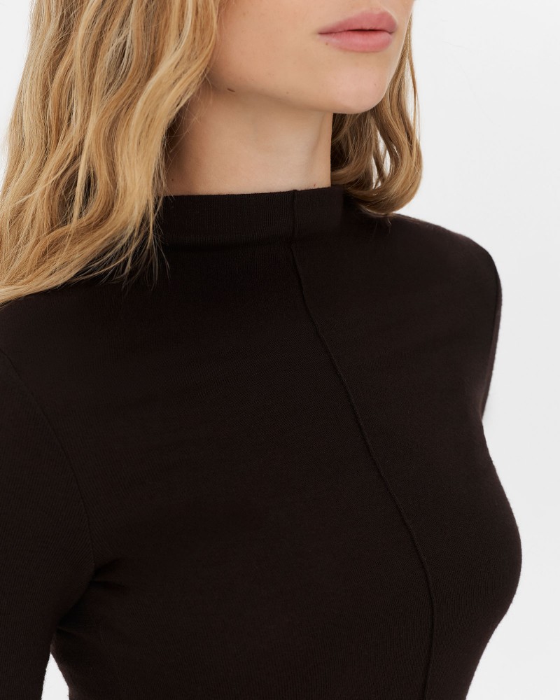 Темно-коричневий лонгслів з коміром стійкою FASHIONISTA