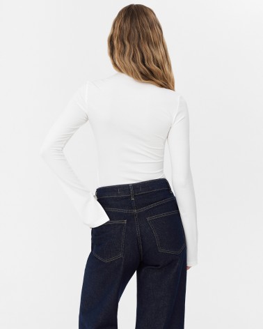 Молочний лонгслів з переплетенням FASHIONISTA