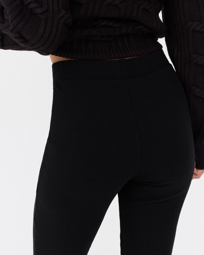 Чорні трикотажні штани-кльош текстуровані FASHIONISTA