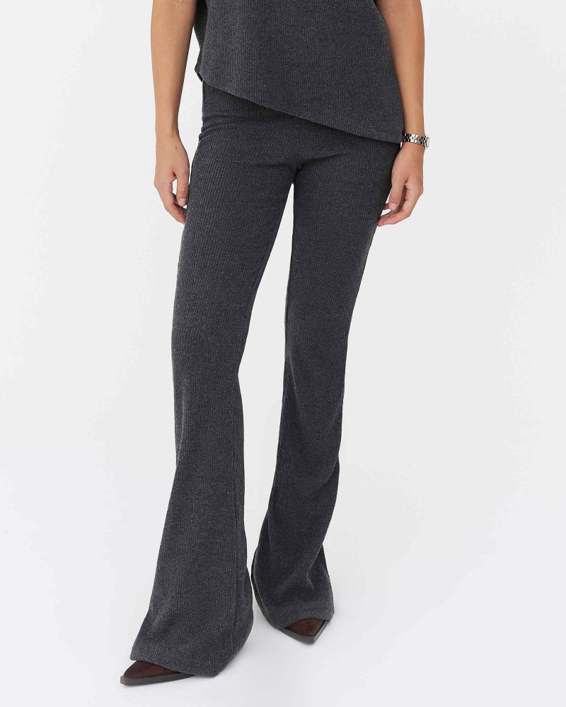 Темно-сірі трикотажні штани-кльош текстуровані FASHIONISTA