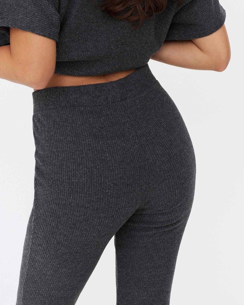 Темно-сірі трикотажні штани-кльош текстуровані FASHIONISTA