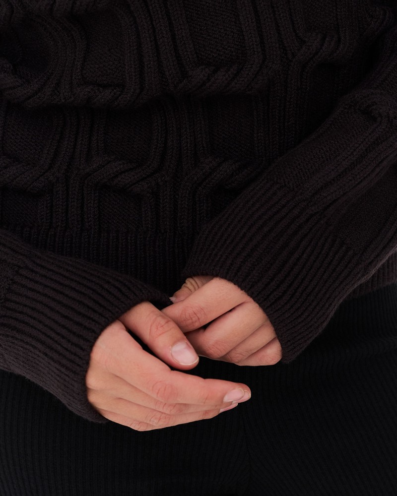 Коричневий джемпер з плетенням та манжетами FASHIONISTA Коричневий джемпер з плетенням та манжетами FASHIONISTA