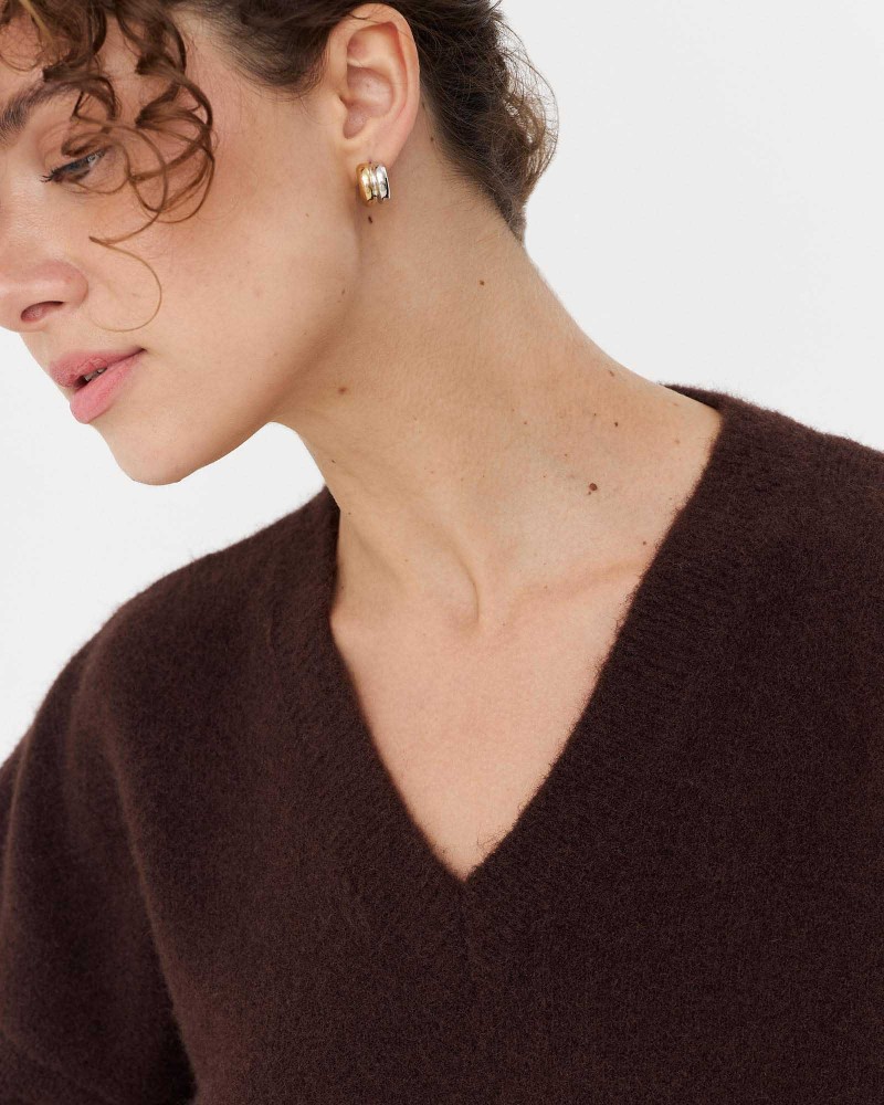 Коричневий пуловер з манжетами FASHIONISTA