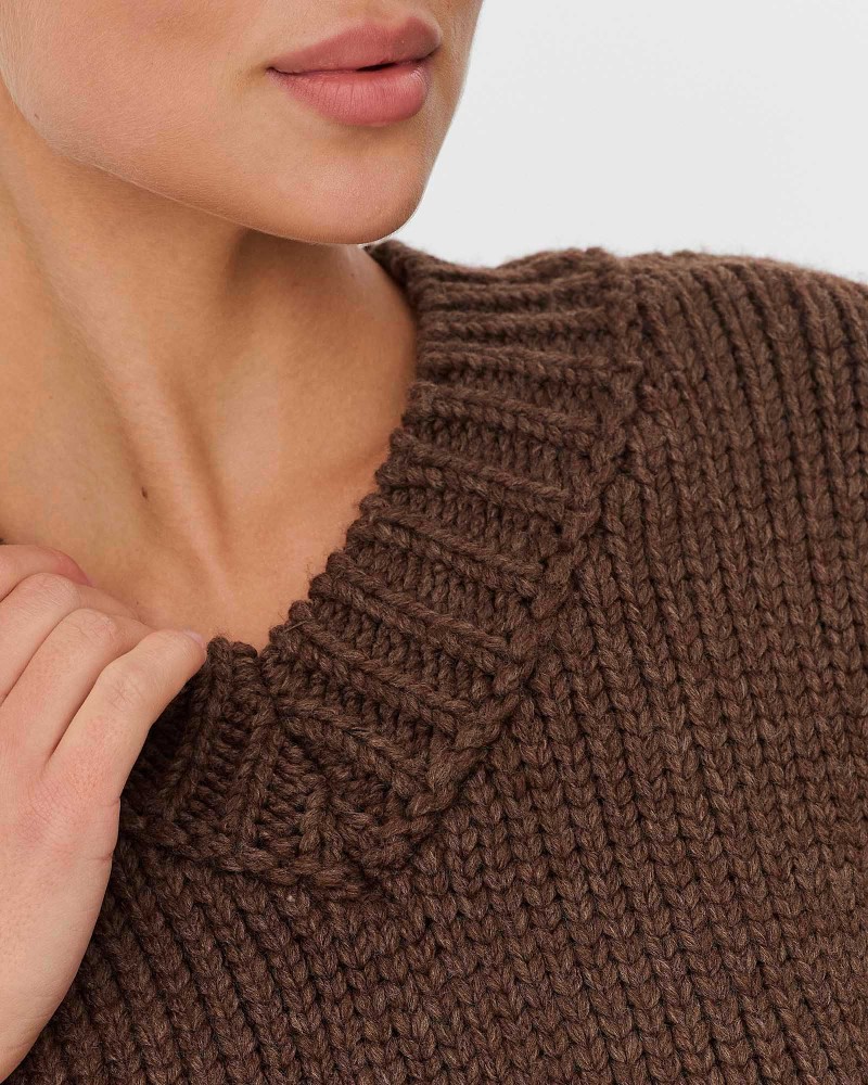 Коричневий пуловер з манжетами та короткими рукавами FASHIONISTA