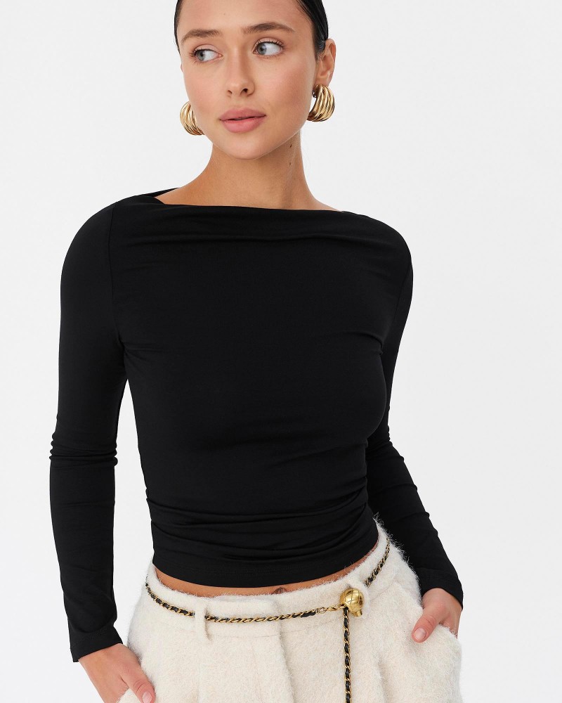 Чорний базовий лонгслів FASHIONISTA