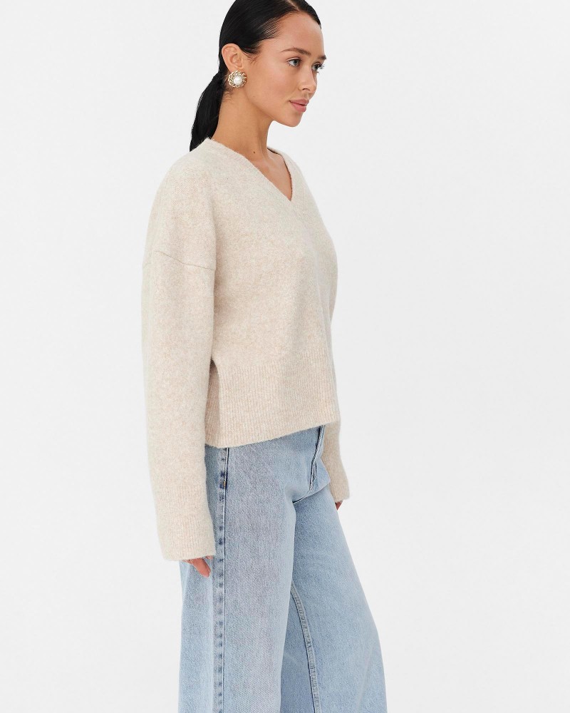 Світло-бежевий пуловер з манжетами FASHIONISTA