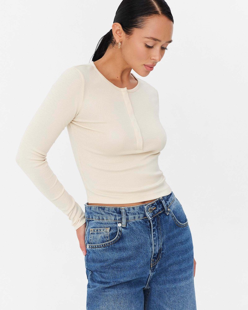 Світло-бежевий лонгслів з прихованою застібкою FASHIONISTA