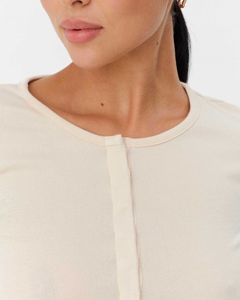 Світло-бежевий лонгслів з прихованою застібкою FASHIONISTA