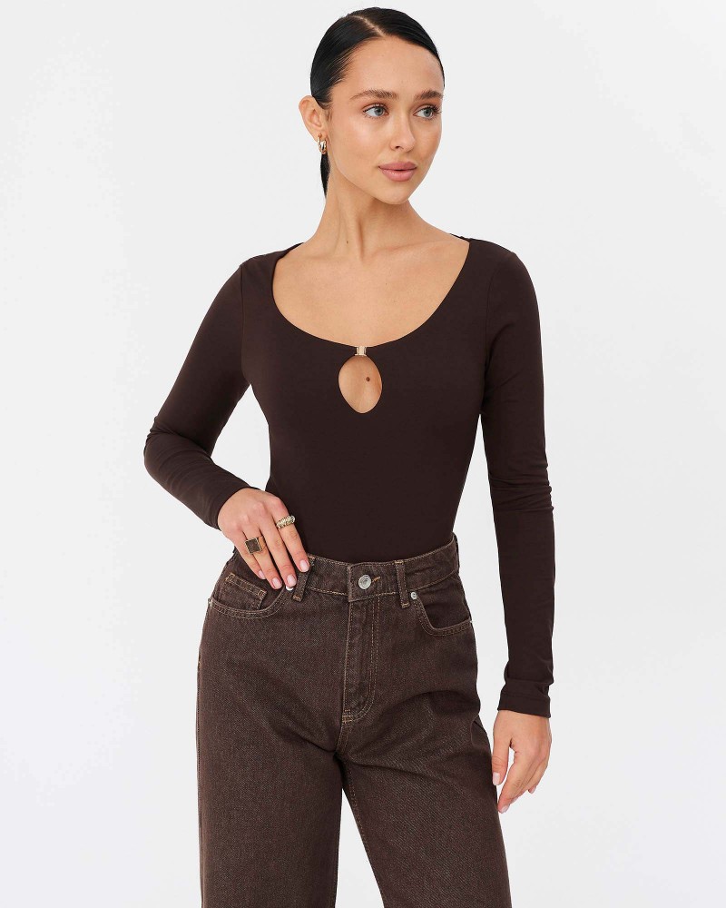 Коричневе боді з вирізом та застібкою FASHIONISTA