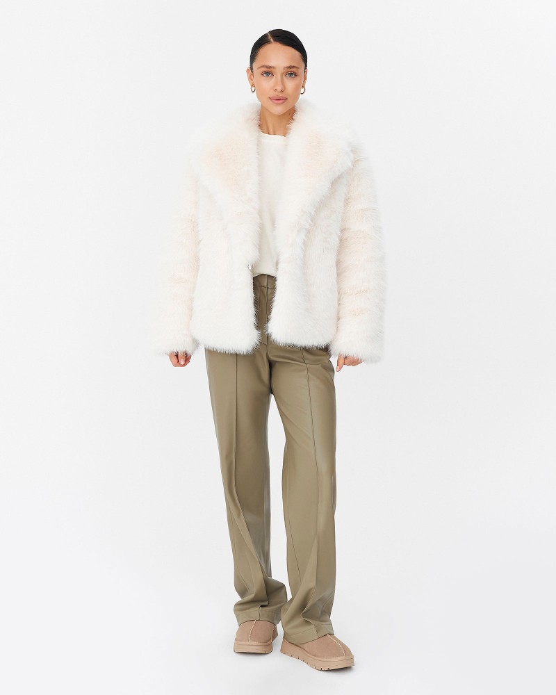 Молочна шуба зі штучного хутра FASHIONISTA