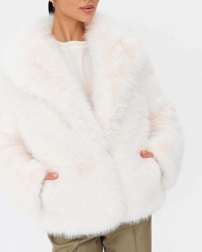 Молочна шуба зі штучного хутра FASHIONISTA