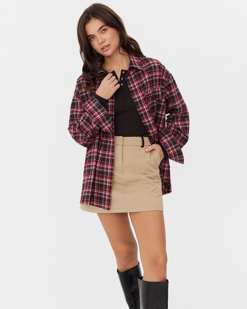 Бордова картата сорочка з імітацією нагрудних кишень FASHIONISTA Бордова картата сорочка з імітацією нагрудних кишень FASHIONISTA