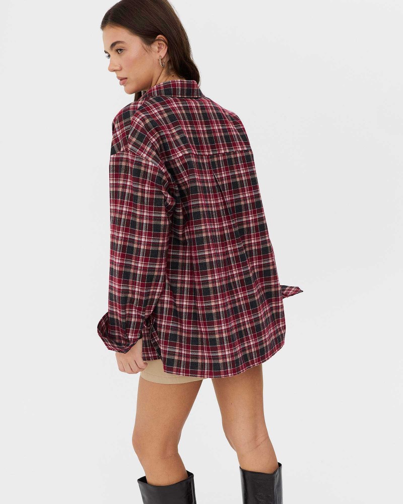 Бордова картата сорочка з імітацією нагрудних кишень FASHIONISTA Бордова картата сорочка з імітацією нагрудних кишень FASHIONISTA