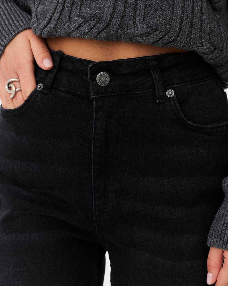 Чорні розкльошені джинси з потертостями FASHIONISTA